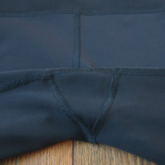 Lululemon Inspire Tight II size 8 *GUC - Picture 6 of 12
